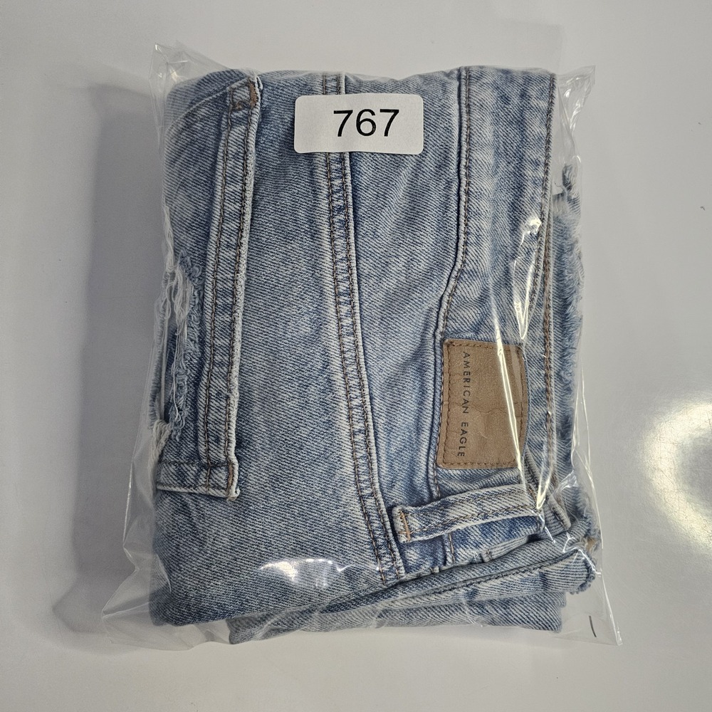 American Eagle Strigid Mom Jean Denim Size 12 Distressed Thrashed - Picture 10 of 10